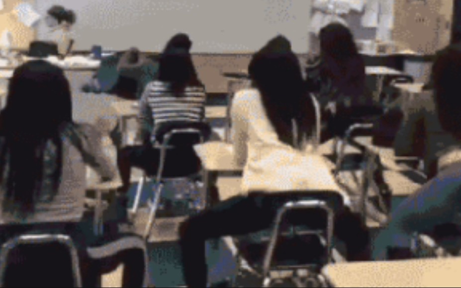 [图]同学你们这样让老师怎么好好上课！(>ω<)沙雕Funny GIF#01