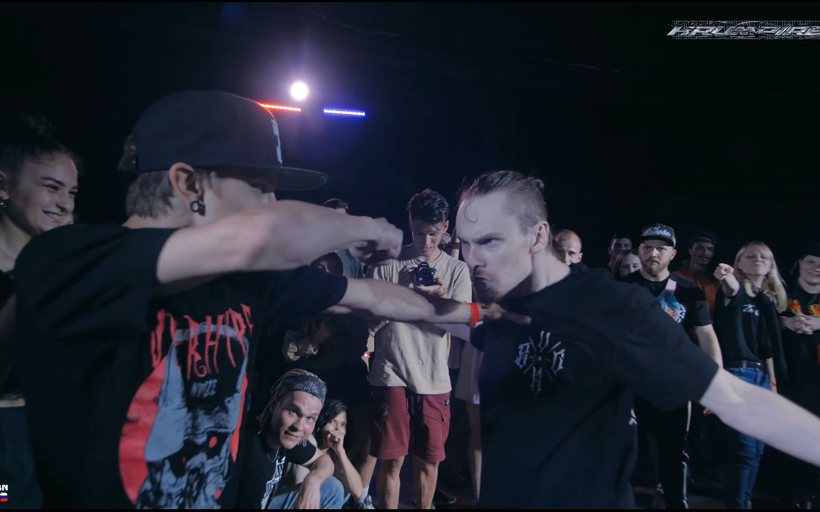 这才是最最最顶的斗舞相互配合对手剧情连裁判都被拿来当道具的battle