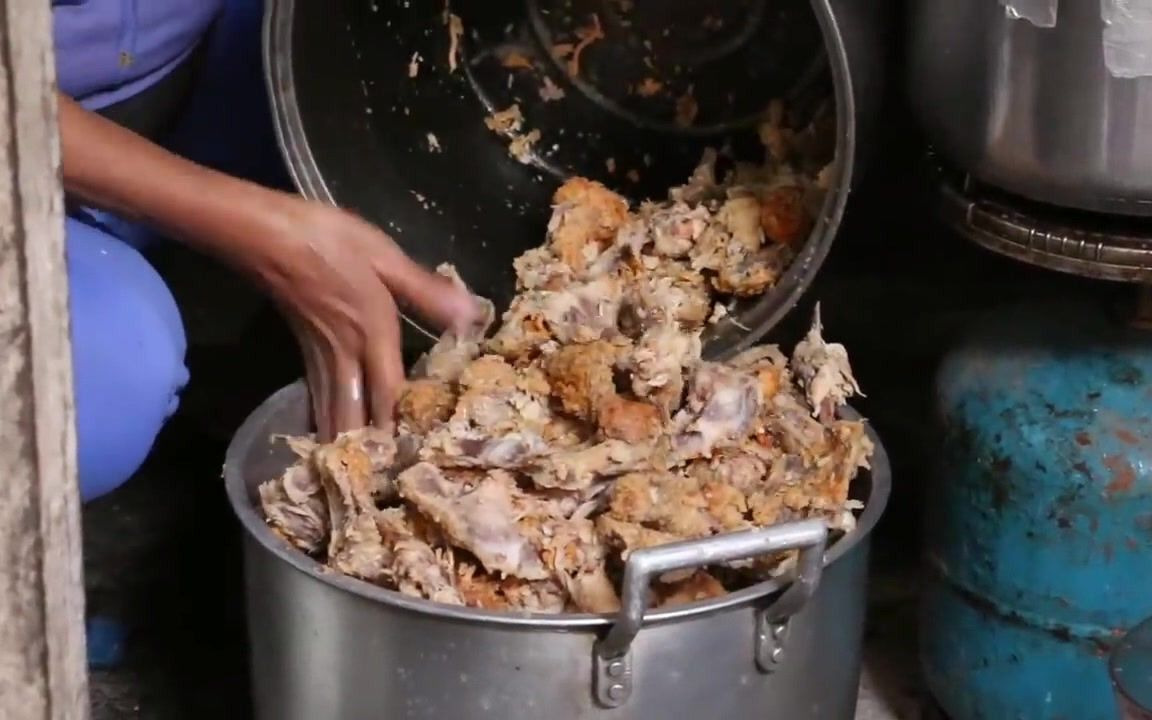 [图]从垃圾堆里挑出剩饭再送上餐桌——菲律宾贫民窟的食物