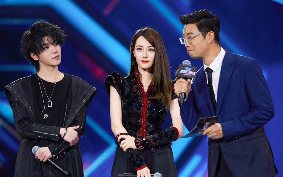 【极限挑战 之 迪丽热巴 华晨宇】《骑士精神》