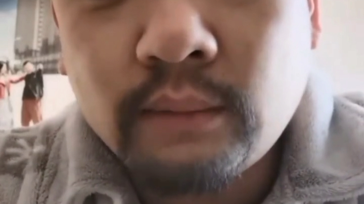 梁志超他父亲来了