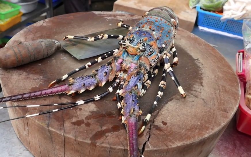 【台湾街头美食】一只彩虹龙虾,两种美味吃法