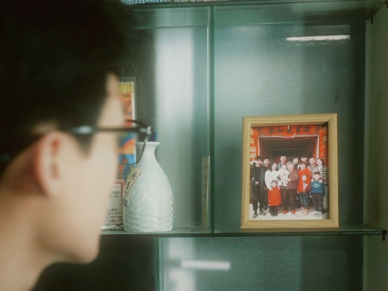 以前你讨厌吃的席、走的亲戚,也终将会在最后一个老人的离开而消失