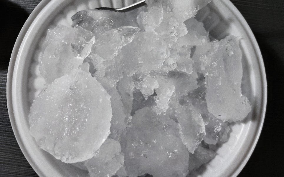 纯冰久违的矿泉水冰最近但是都是吃奶茶冰