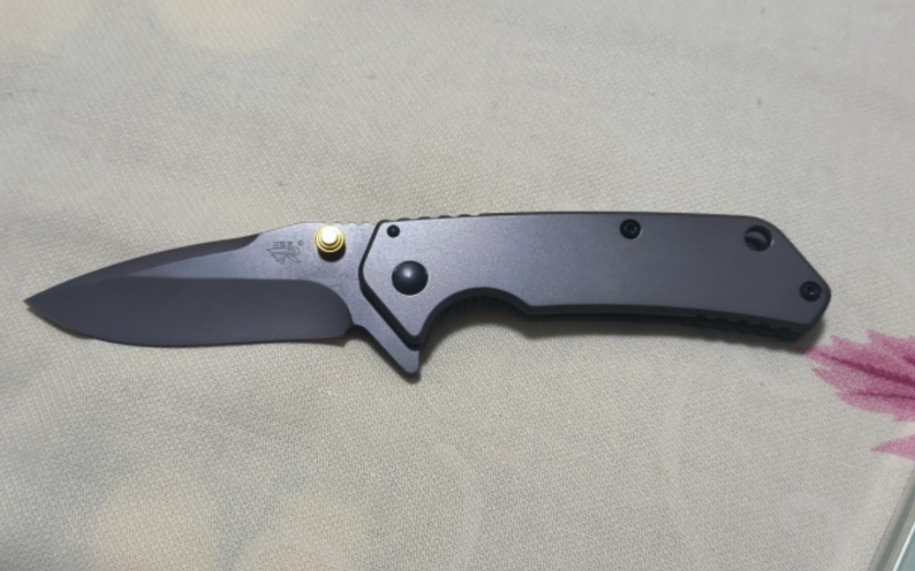 三刃木7056折刀 入手第一天指甲已伤痕累累