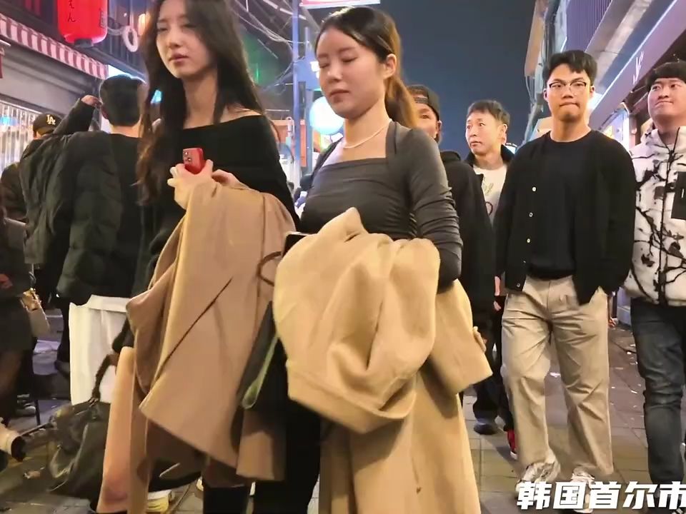 一、美女街拍风潮：首尔的时尚名片