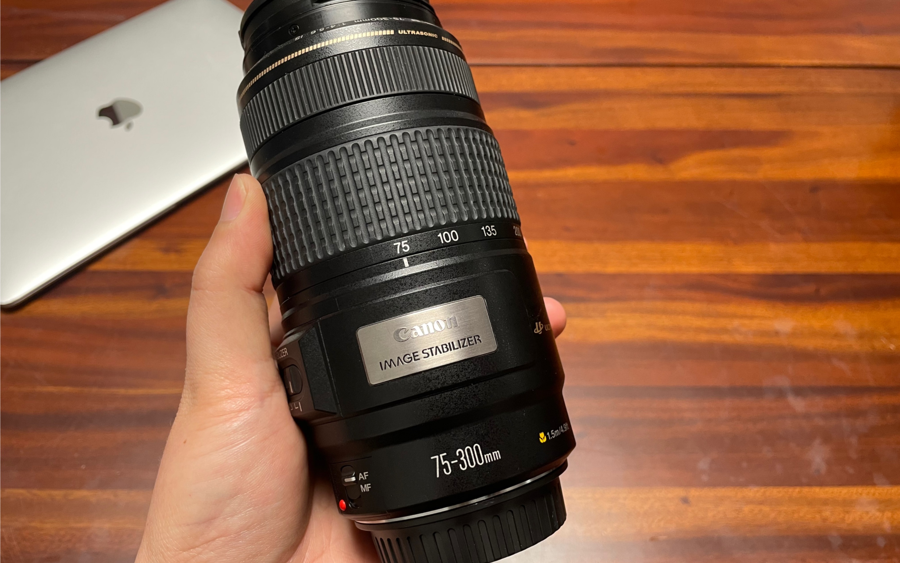 【一人一镜】极品 佳能 焦段 75-300 光圈 4-5.6 is 带防抖 1099元