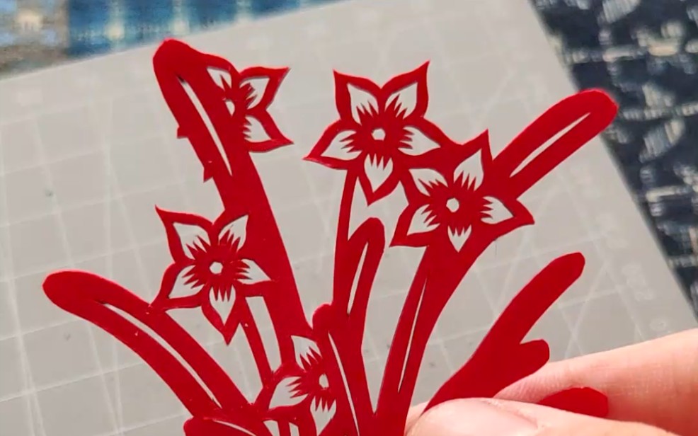 水仙花盆景剪纸