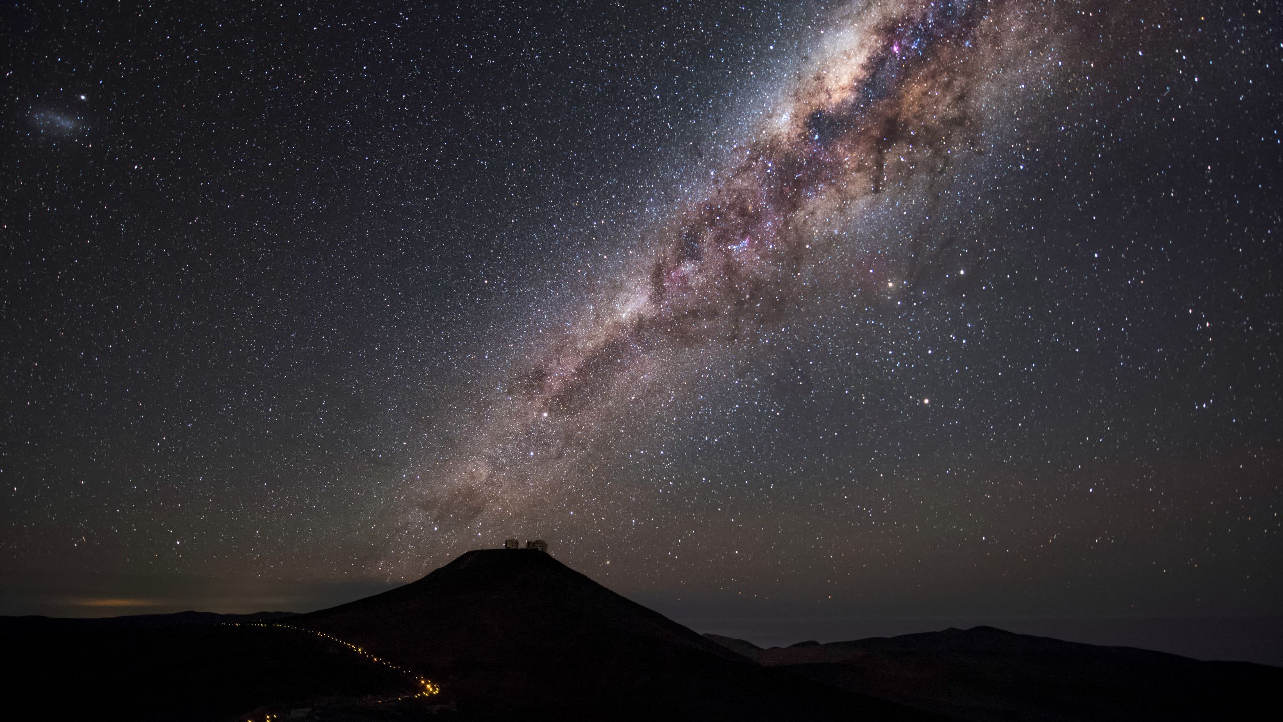 在类地行星地球地表帕瑞纳山看天空中银河系核心和旋臂 恒星