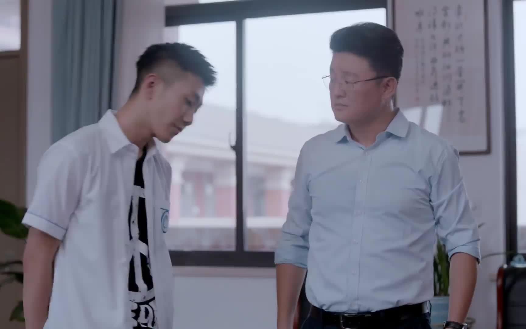 最神奇的一幕江天昊背着舅舅来学校找老师