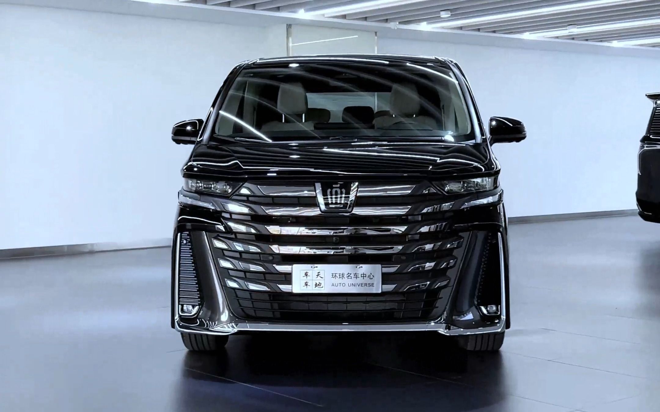 新款威尔法比埃尔法好看,你认不认可?