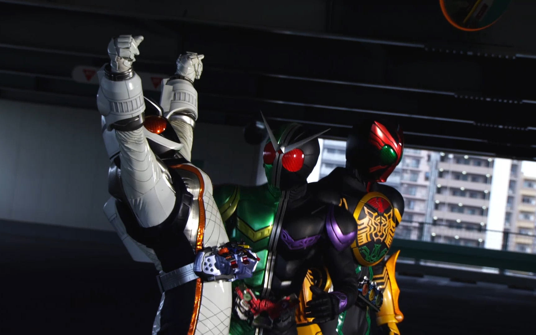 [图]【纯战斗】&【假面骑士Fourze】--剧场版 假面骑士x假面骑士Fourze&OOO MOVIE大战