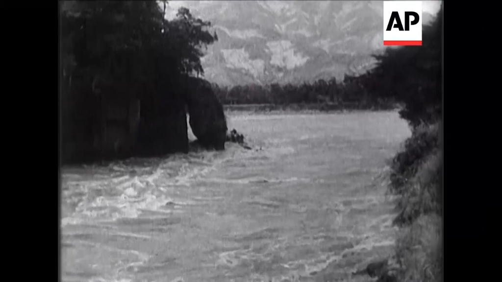 [图]1933年 黄河水泛滥 本影片从空中拍摄了洪水地区