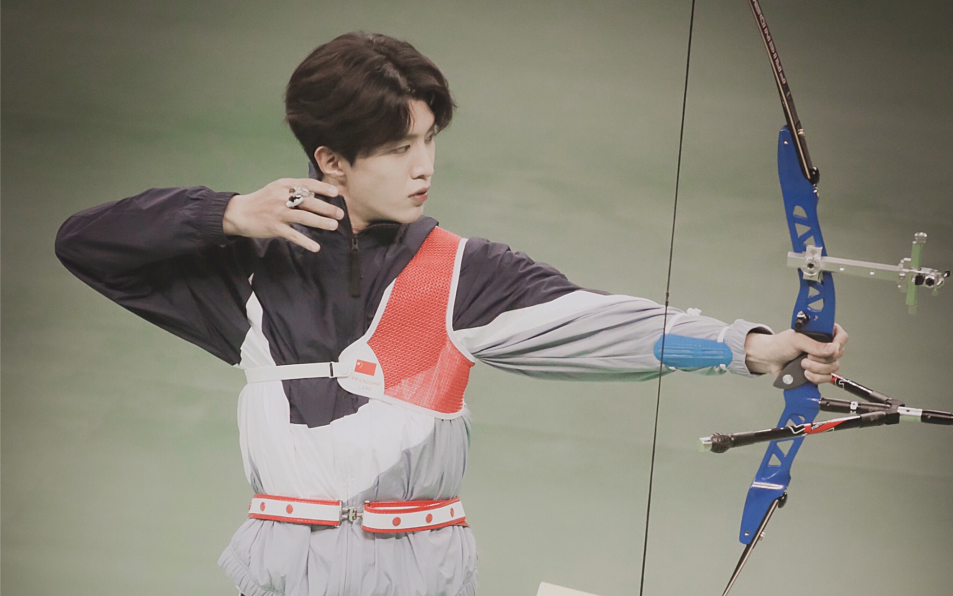 【范丞丞】190714 爱奇艺粉丝嘉年华团体混合射箭范丞丞cut_哔哩哔哩