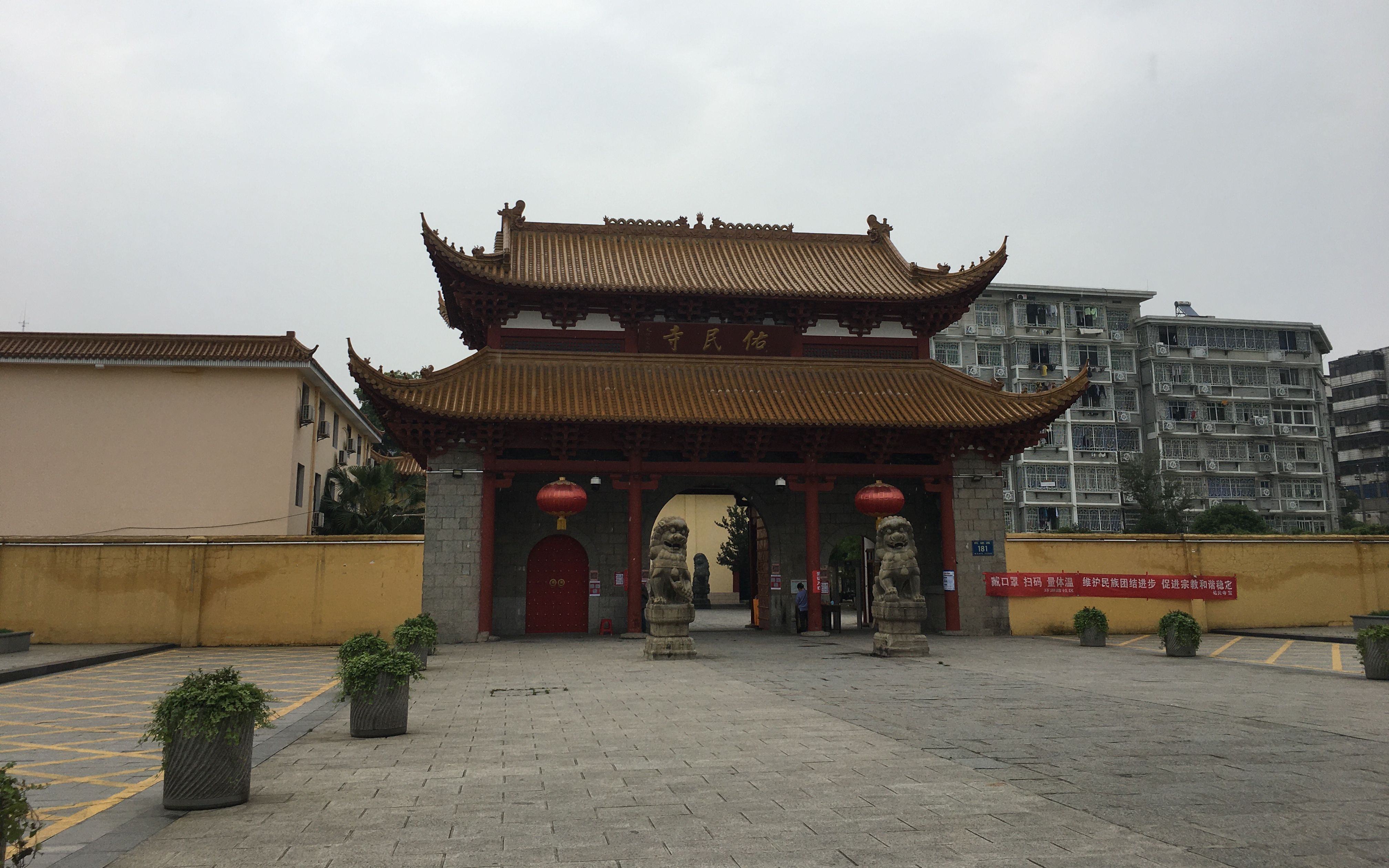 千年古刹佑民寺,建筑雄伟香火旺盛,是南昌市民最爱去的一座寺庙_哔哩