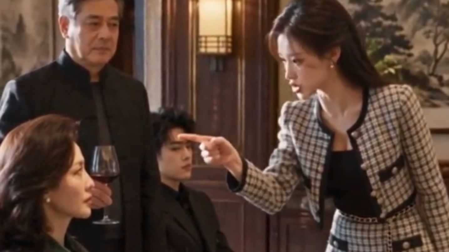 儿媳在婚礼上当众宣布丁克，立起独立女性人设，收获全网追捧。我表面赞成，顺势收回对他们的经济扶持，儿媳最终落得一场空！#刚进门就敢立我规