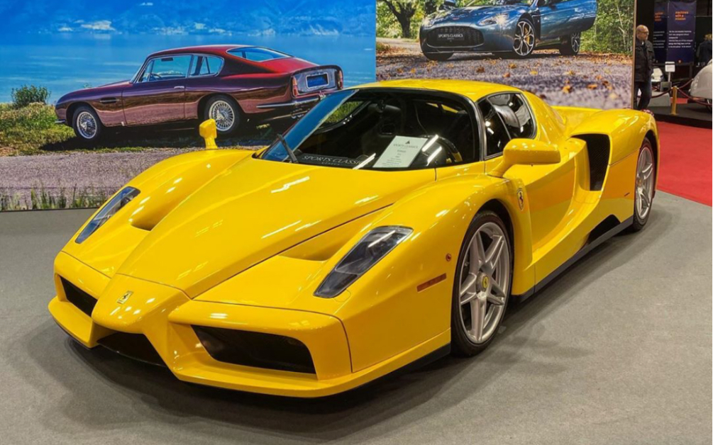 超级稀有色黄色的法拉利恩佐是谁的呢