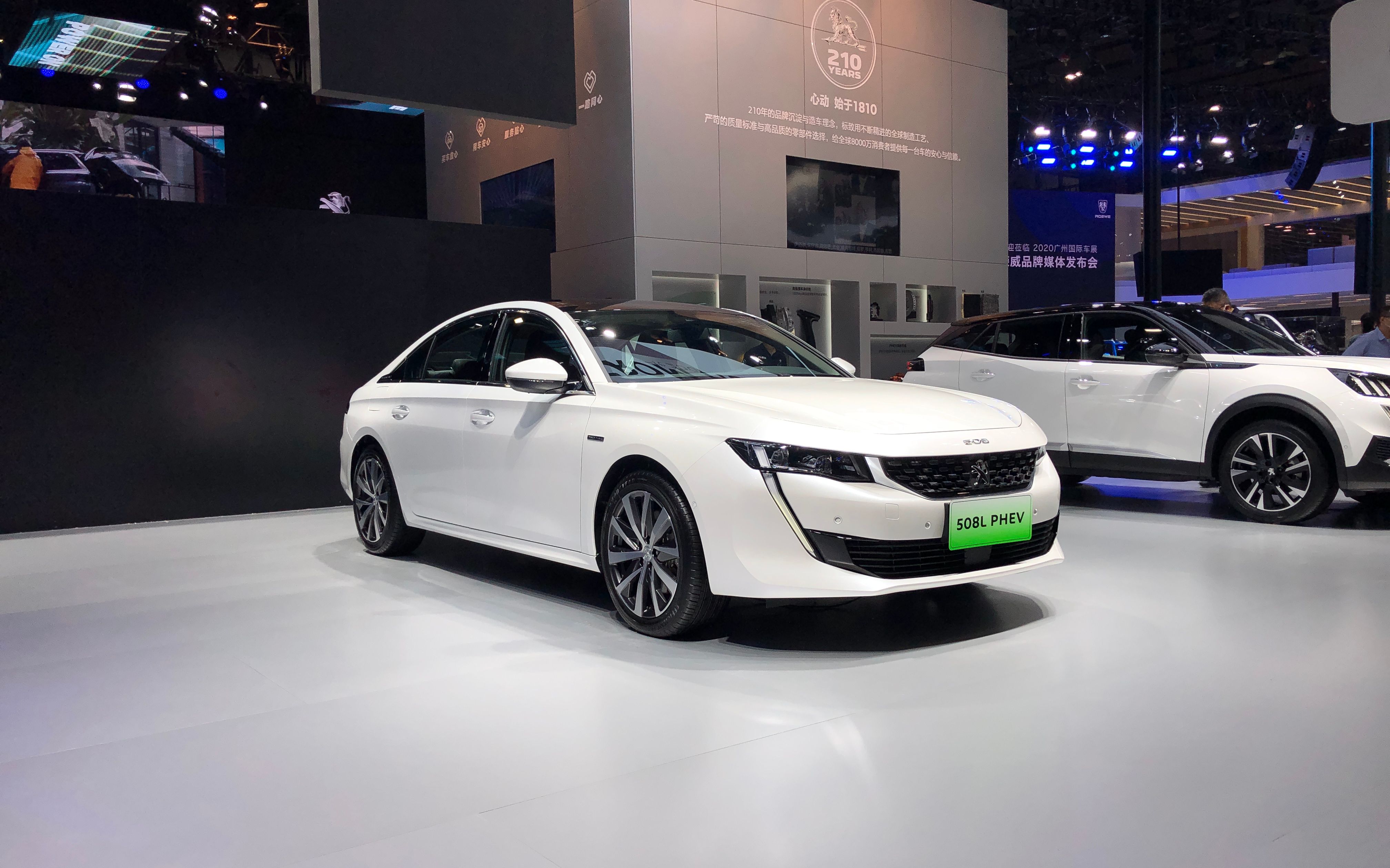 燃油版瞬间不香了东风标致508lphev上市售价2157万元起