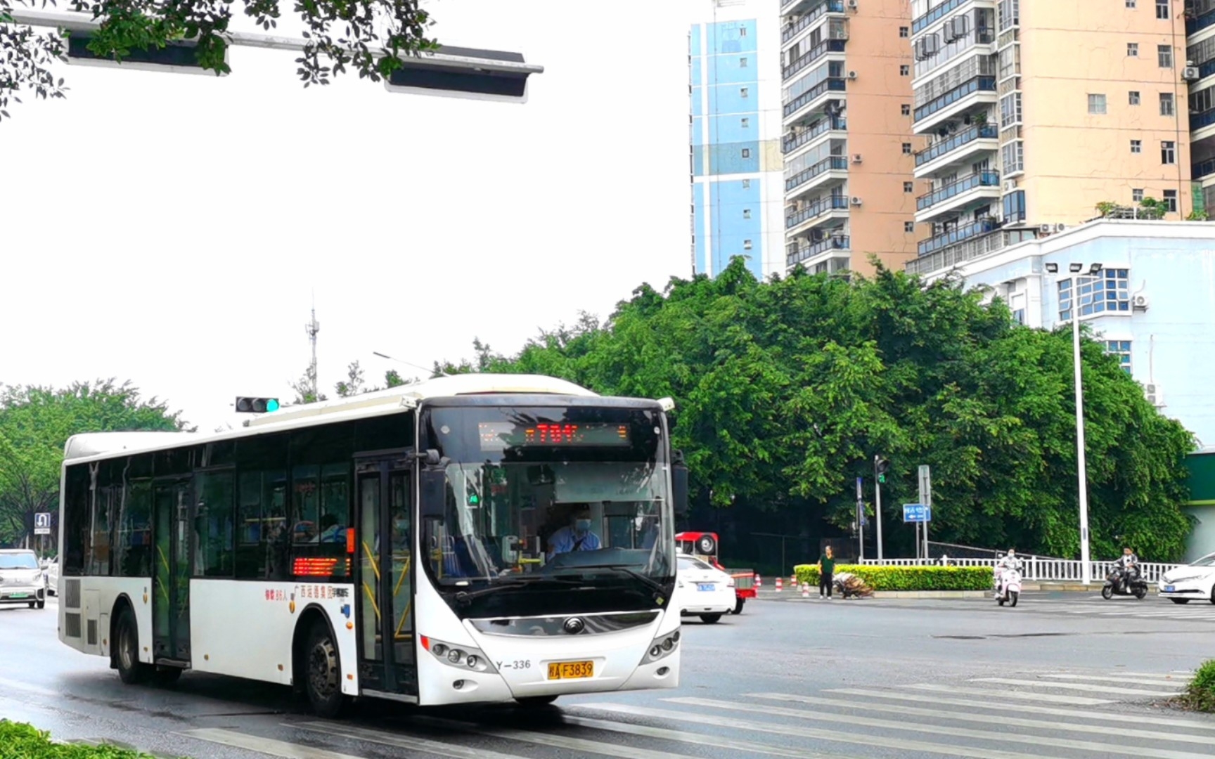 【大白鱼叉】南宁市 运德邕宁公交 lng气混宇通zk6125chevnpg4运行