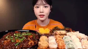 Descargar video: 【搬运】240801 | BOKI欧尼mukbang 辣椒海鲜大盘炸酱面＋点心＋葱泡菜