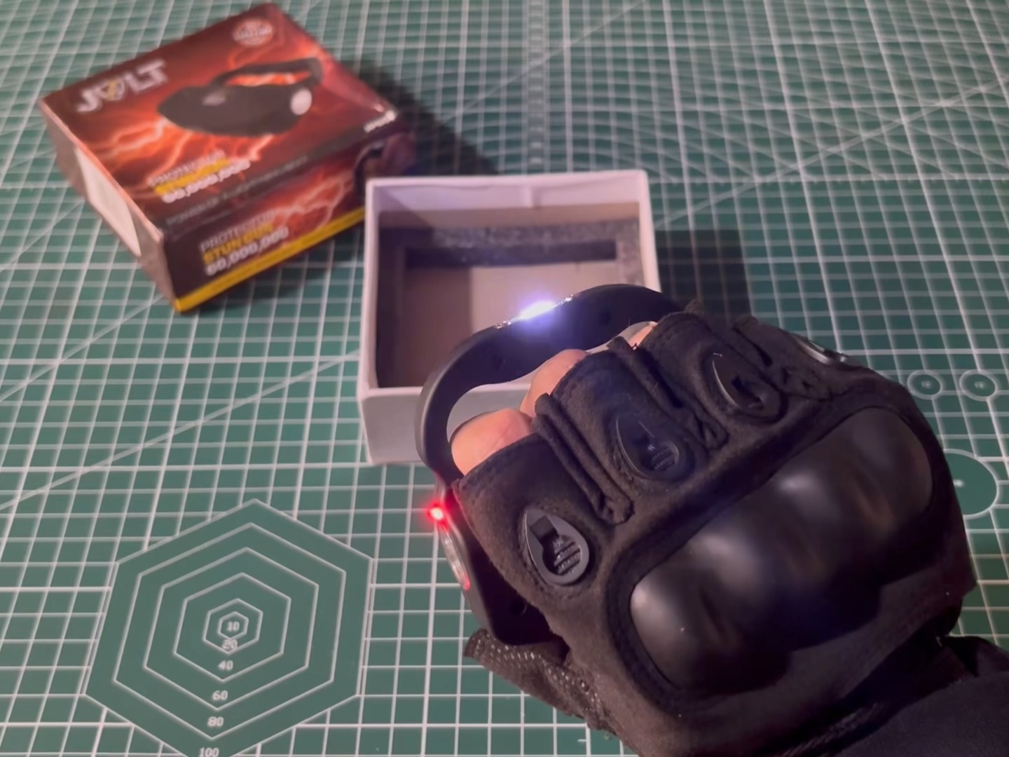 年轻人的第一个玩具,电击指虎拳扣,指虎电棍,物理攻击,法术伤害