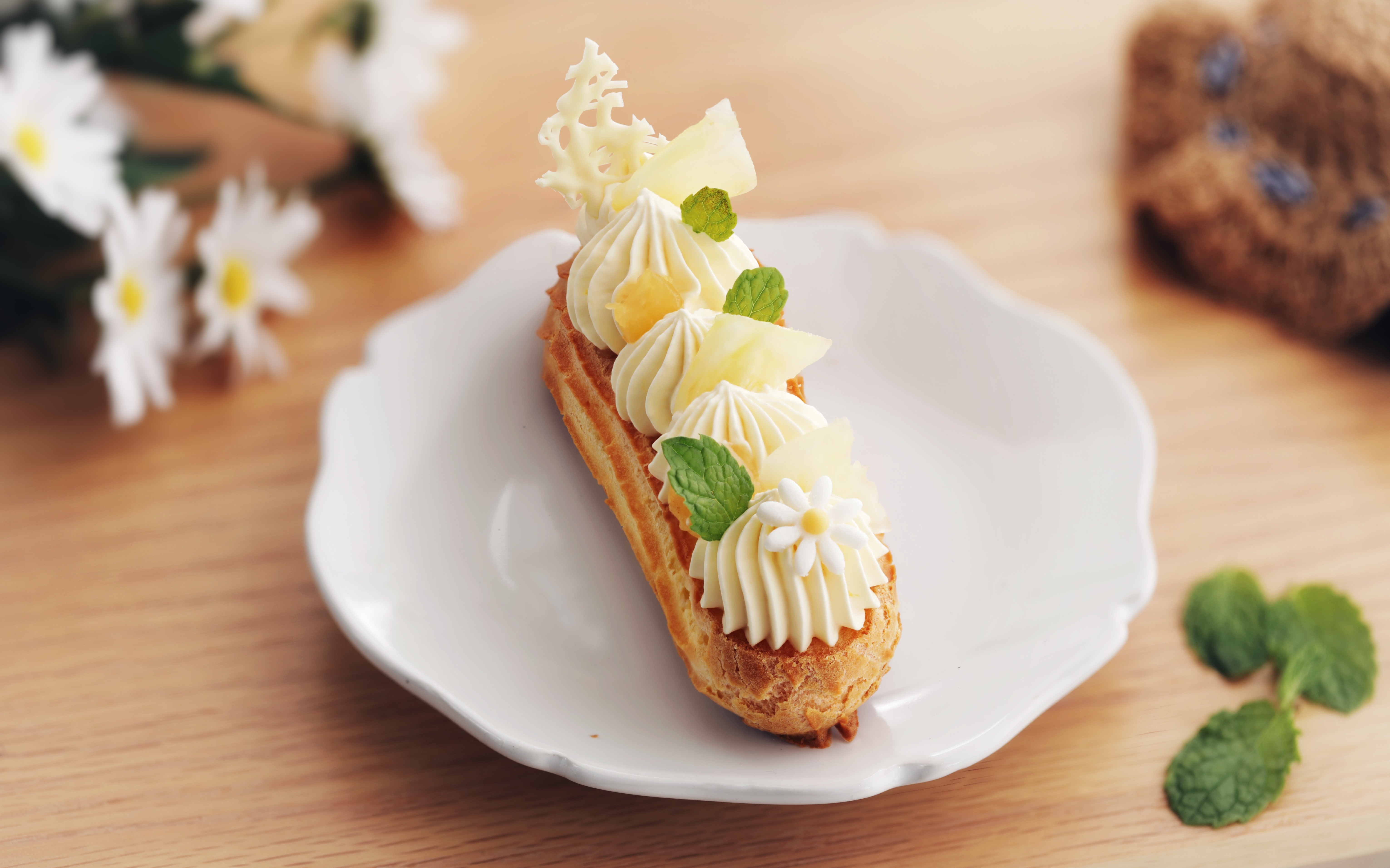 芒果凤梨闪电泡芙想闪电吃掉的双重果味泡芙来自初夏的清新享受