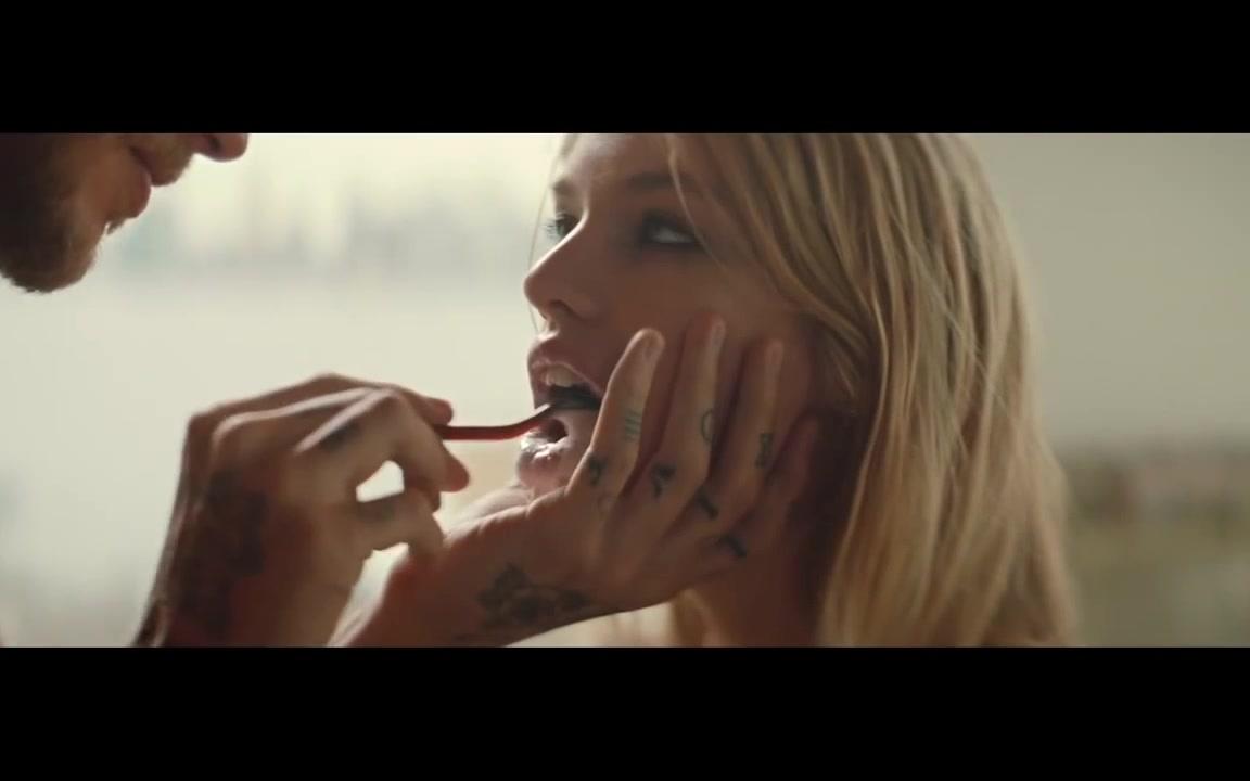 【Stella Maxwell】【广告】Patents“The Toothbrush”by Guy Aroch and Anna Palma哔哩哔哩bilibili