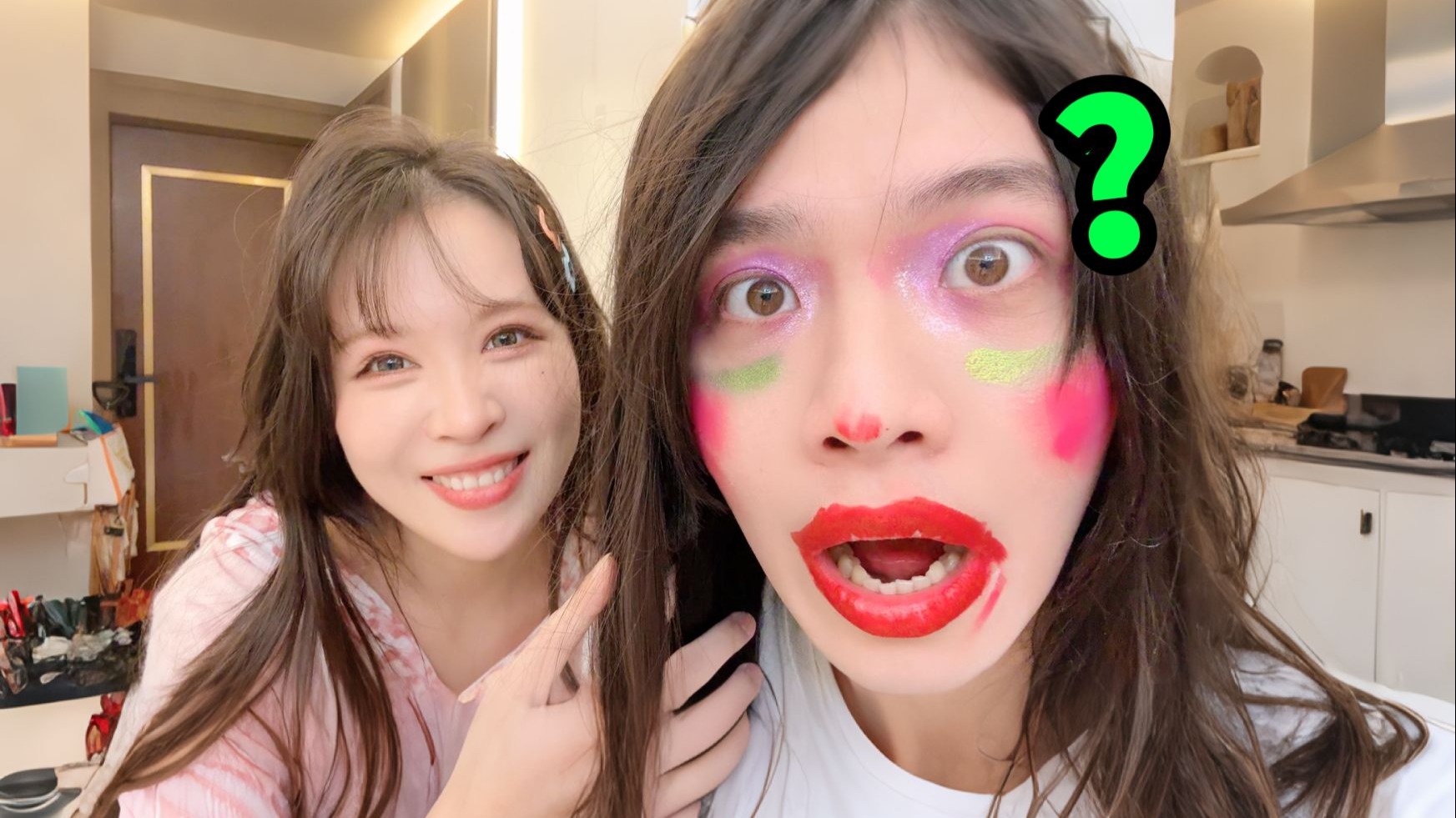 模仿女友冬天上厕所？！情侣互换身份一整天...我疯了-三十六贱笑-三十六贱笑-哔哩哔哩视频