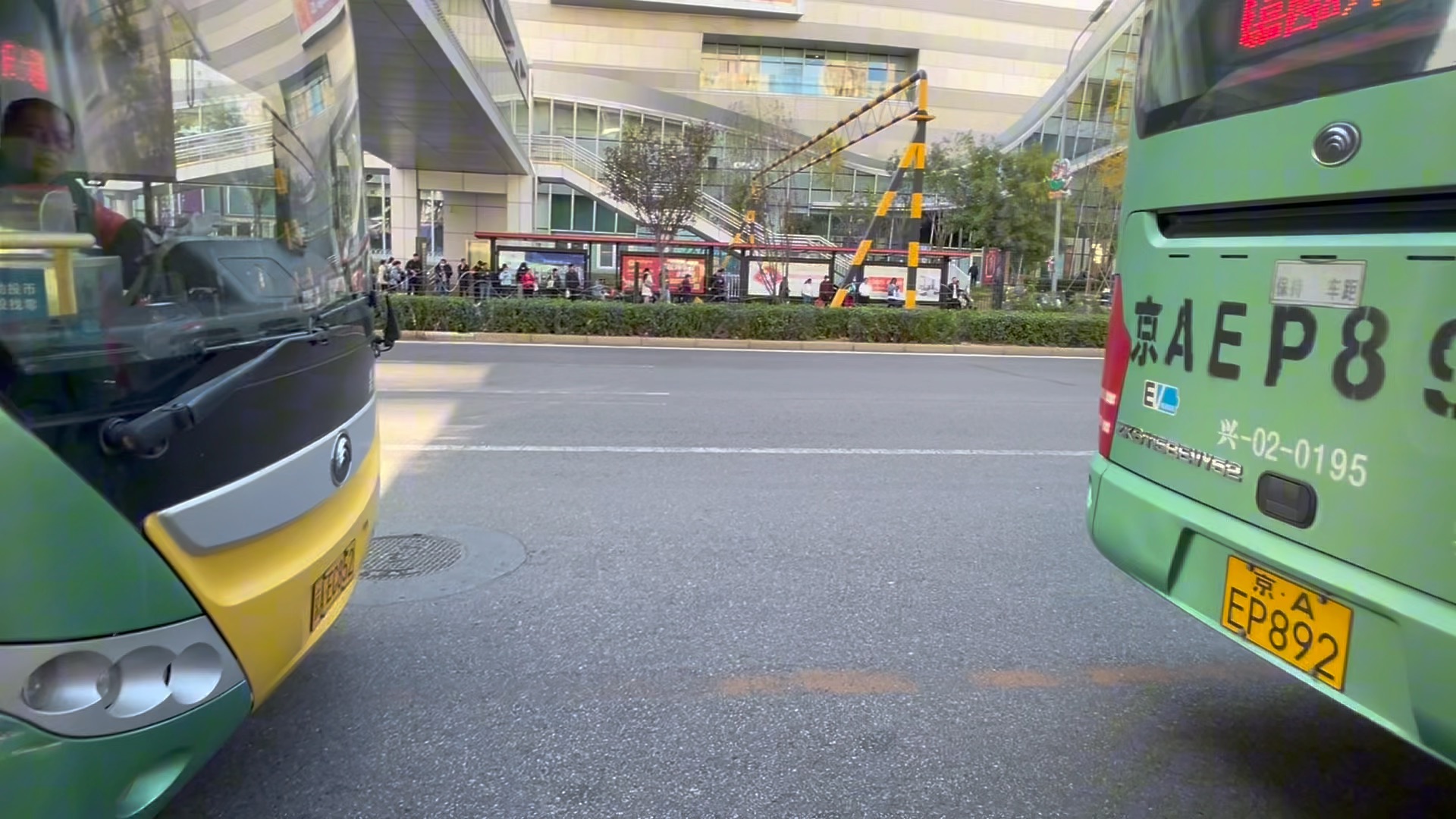 10月15日地铁天宫院站附近拍公交,宇通客车,e10,e8,北方纯电动和福田