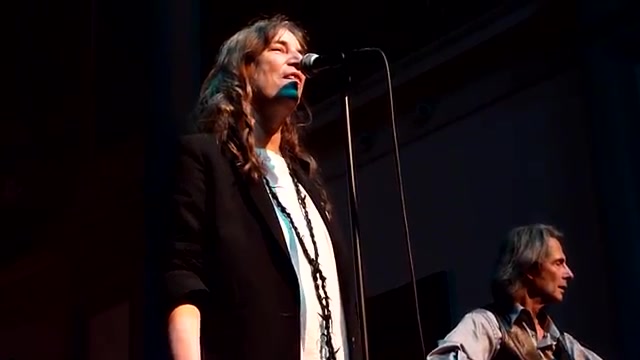 [图]Patti Smith--PERFECT DAY (Lou Reed)