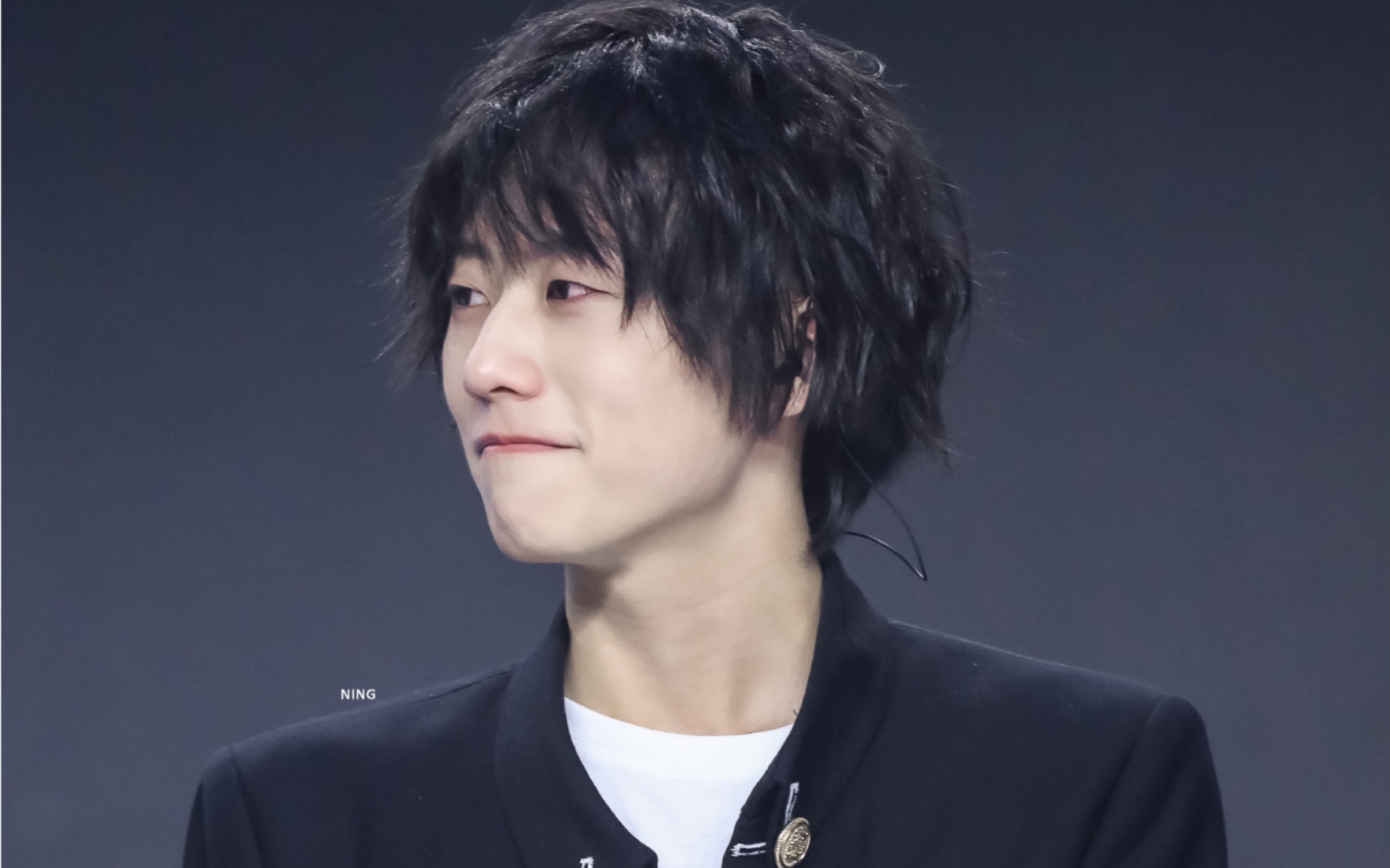 明日之子李润祺拜托小李哭的时候不要再咬纸啦0054010103