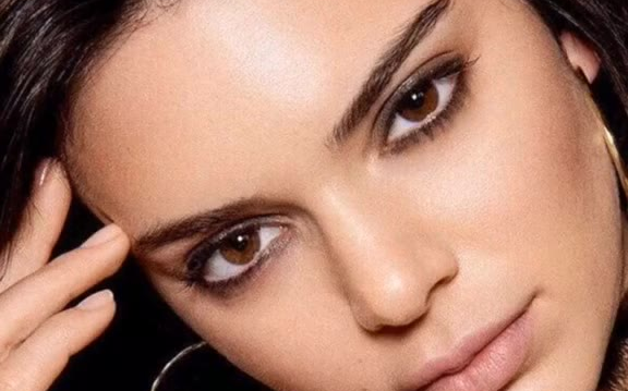 分享十位国际超模之(2):肯达尔ⷮŠ詹娜 Kendall Jenner 美国95年高179重61kg 超模哔哩哔哩bilibili