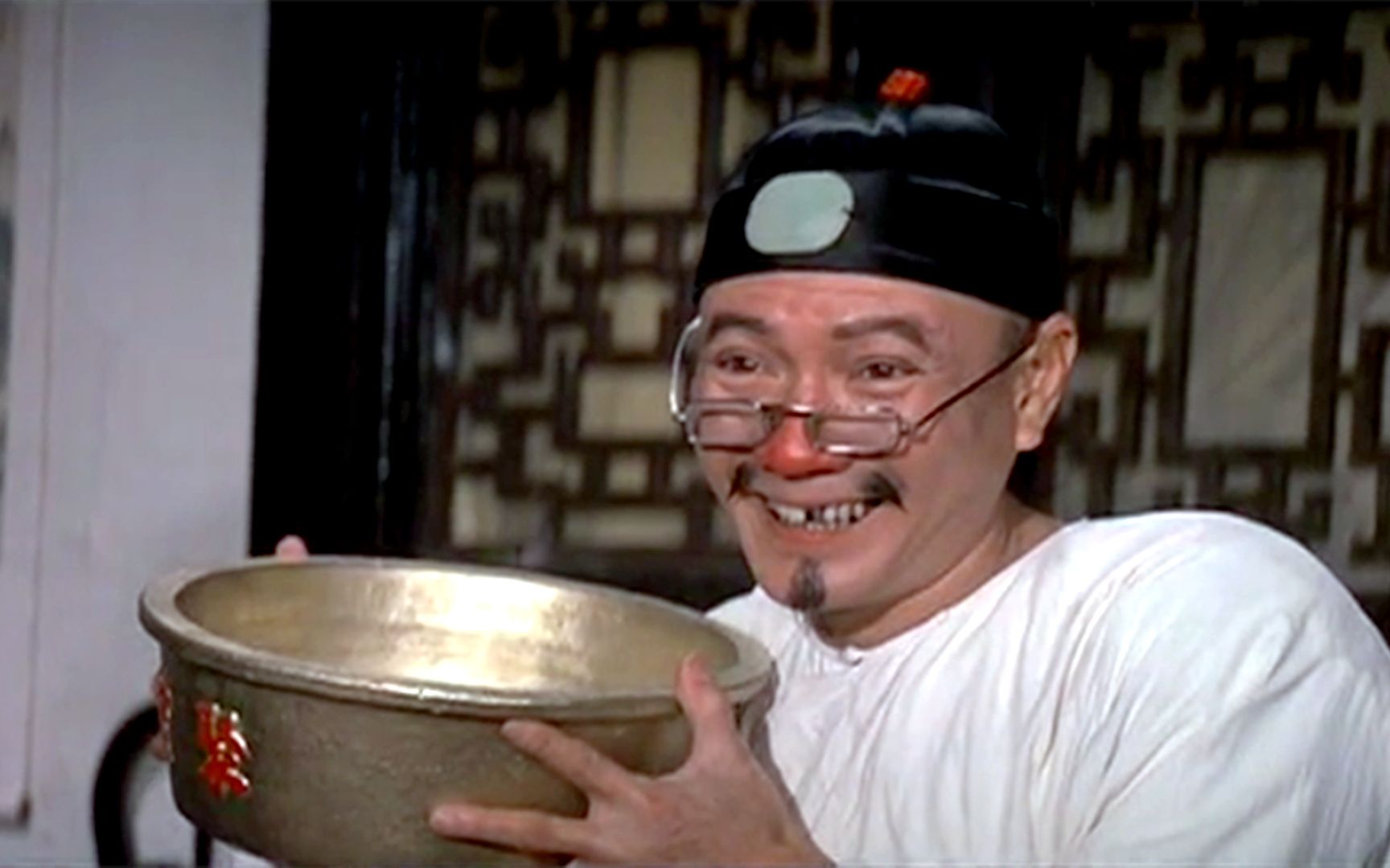 小乞丐典当祖传聚宝盆,掌柜真以为捡到宝了,多少家产都能败光!