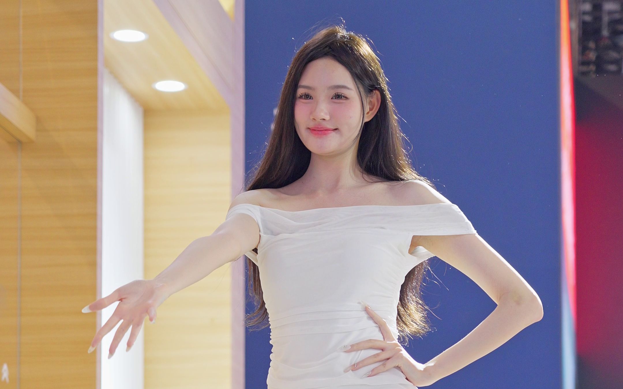 2023东莞秋季车展 东风标致车模#02