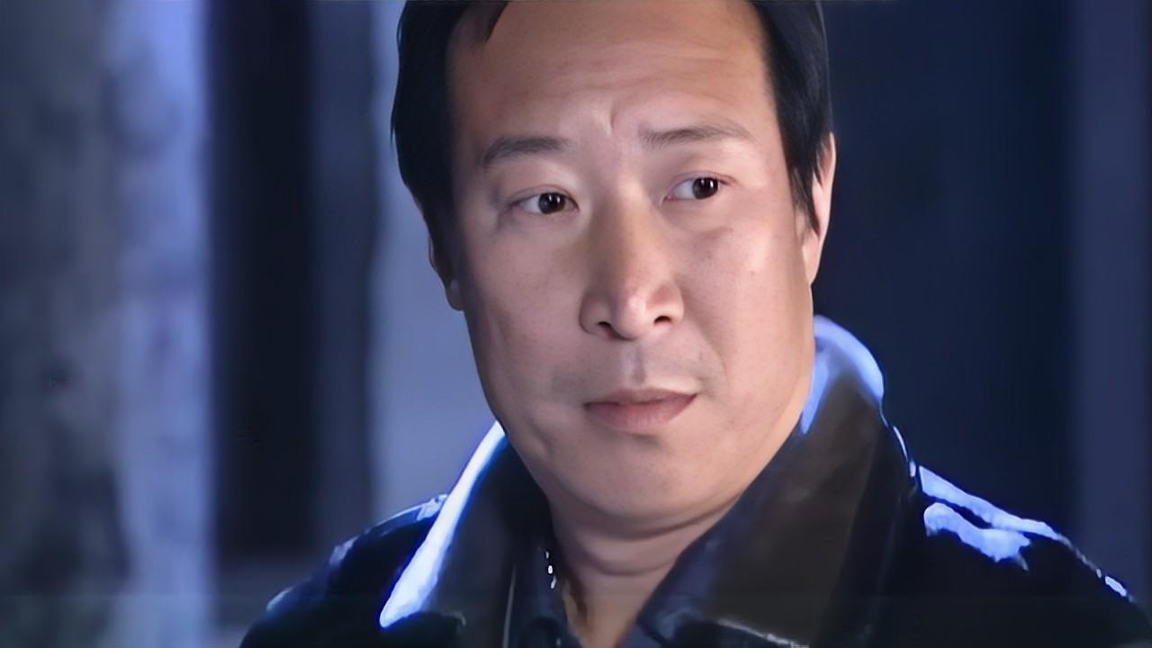 家里家外:手下办事不力,社会大哥竟这样做,场面令人惊讶