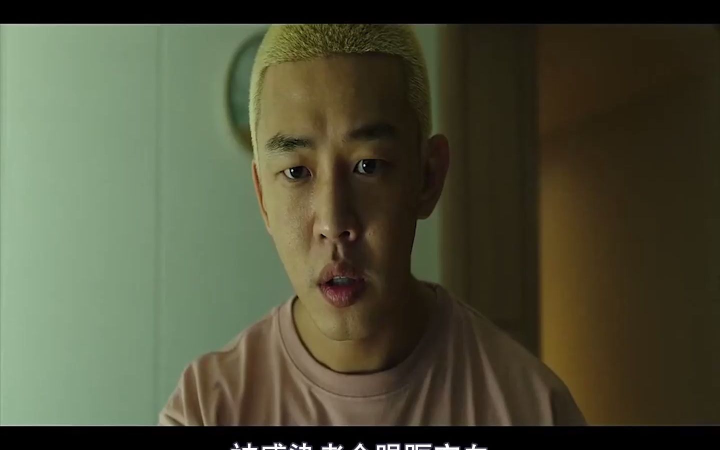 2020年韩国票房冠军《活着》,神秘病毒席卷首尔,死亡率高达100%%