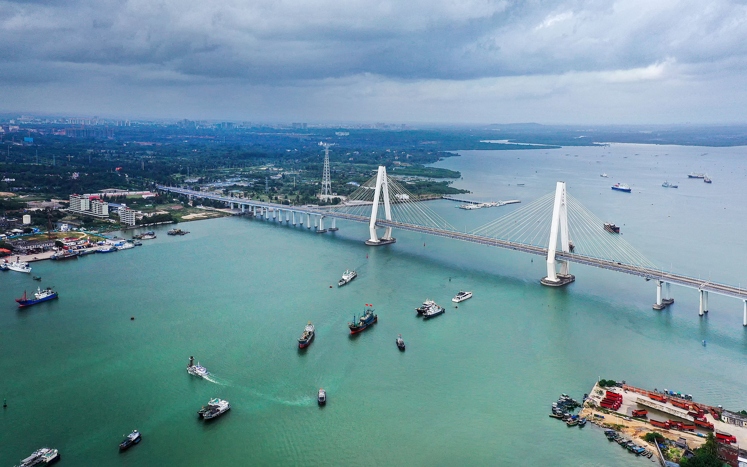 航拍海南岛:文昌地标,清澜大桥环球码头