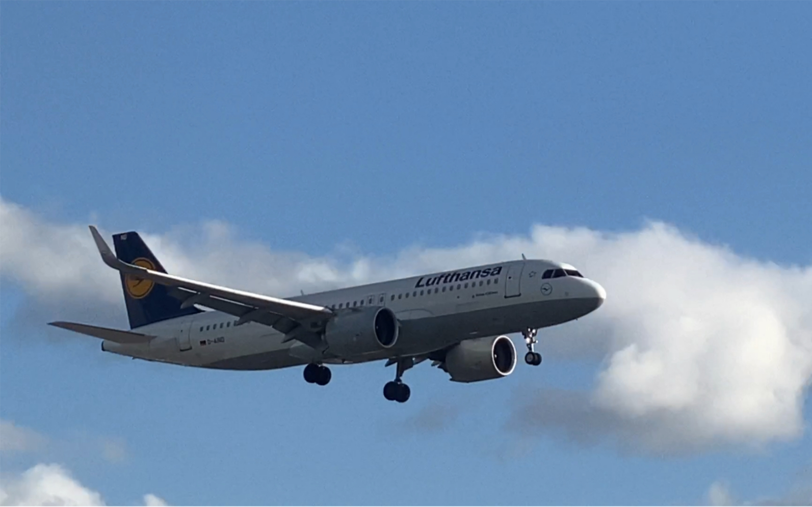 德国汉莎航空空客a320neo落地希思罗机场