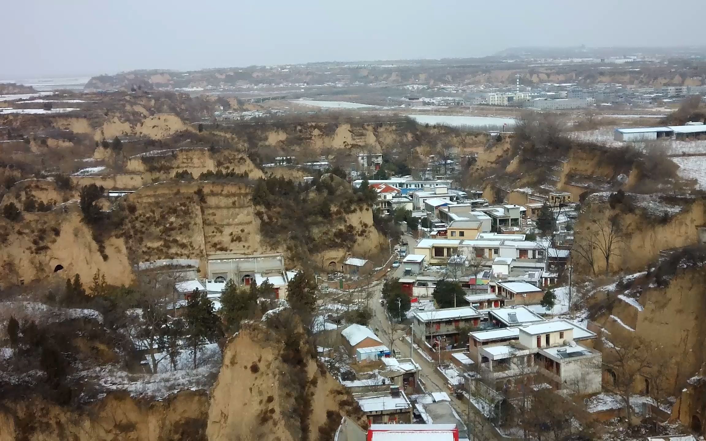 [图]#最美不过家乡的雪 故乡的雪 #航拍 家乡美丽村庄雪后的风景 #兽3e无人机 拍老家风景#雪后村庄 #从小长大的地方