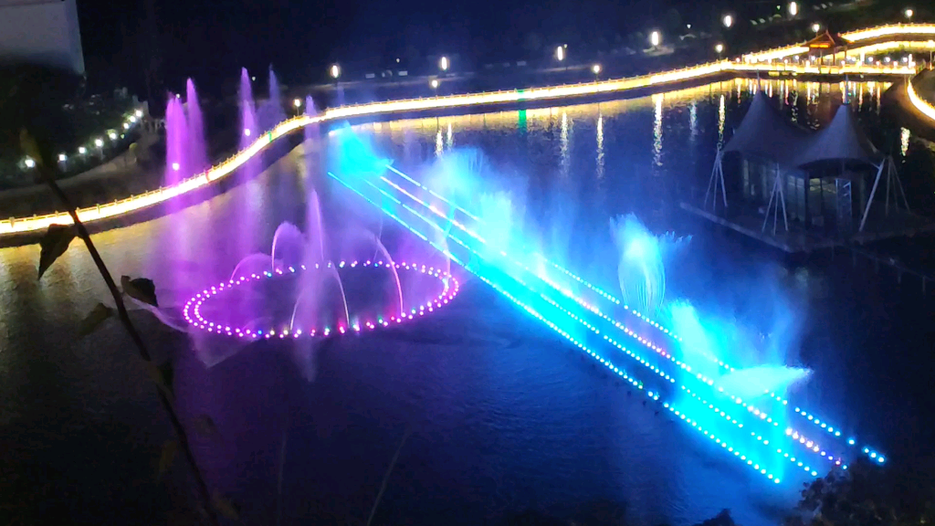 南雄雄州公园音乐喷泉图片