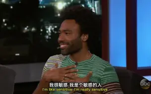 Скачать видео: 【中字】Donald Glover看到恶评的回应是...| Donald Glover on This is America Music Video