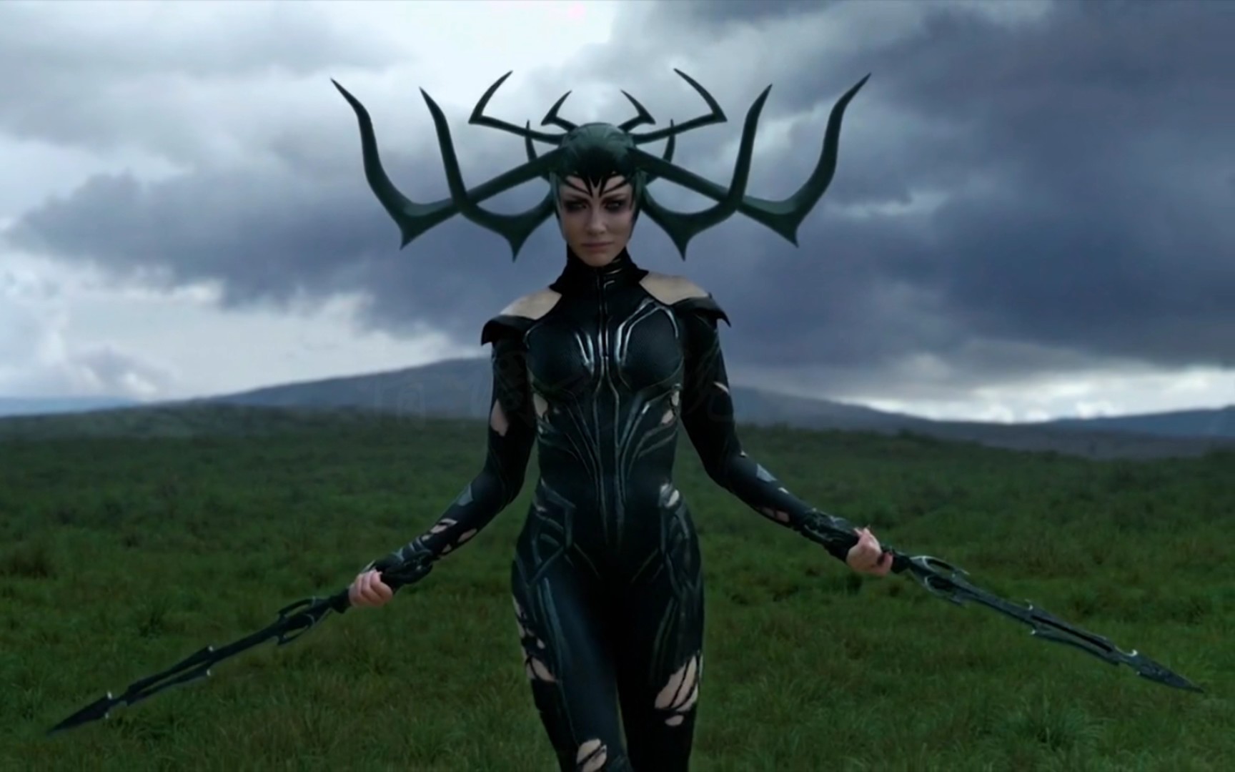 明人不说暗话,我喜欢海拉姐姐的身材