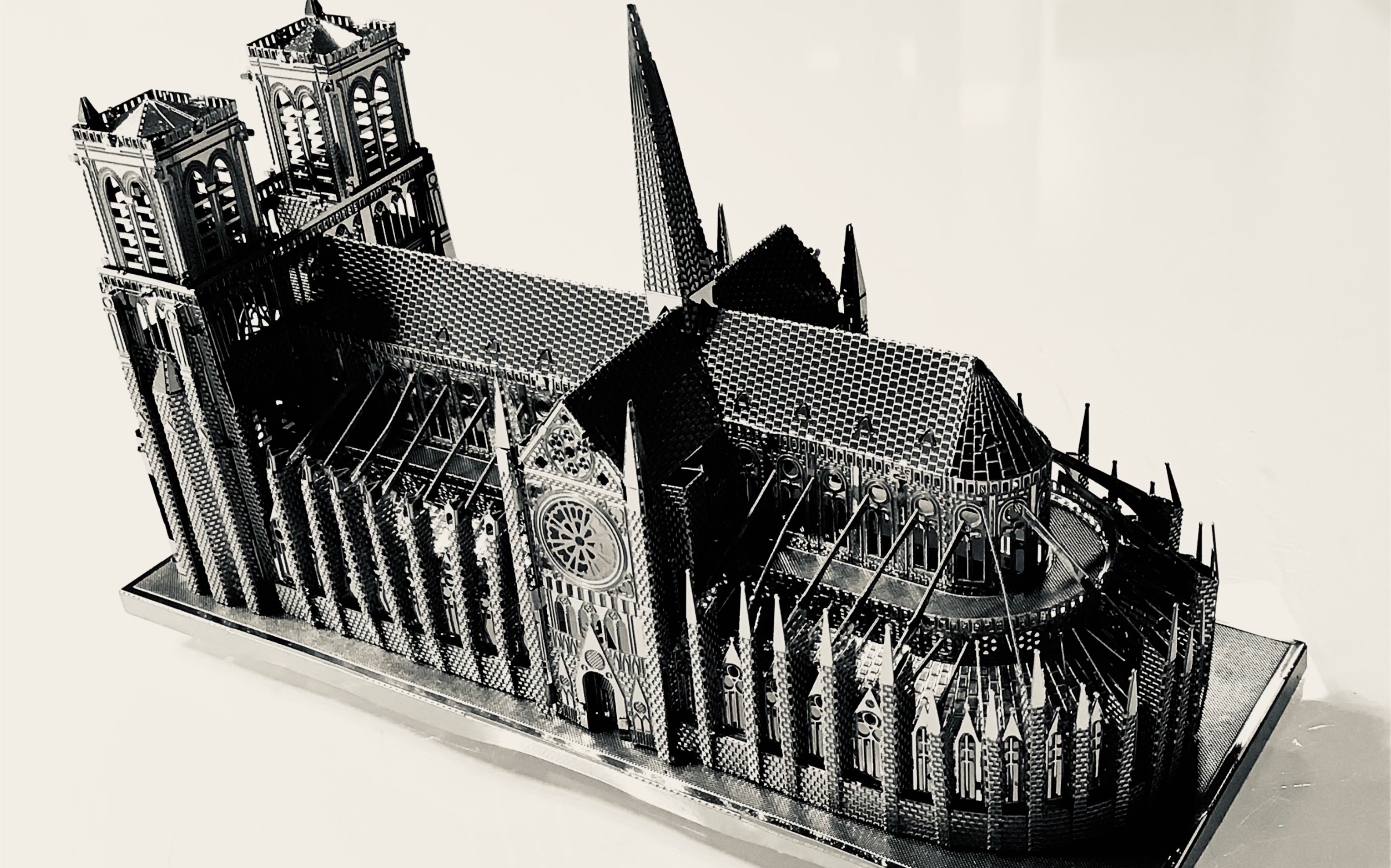 巴黎圣母院大教堂金属拼接模型手工diy-夜间模拟(成品)_哔哩哔哩 (゜