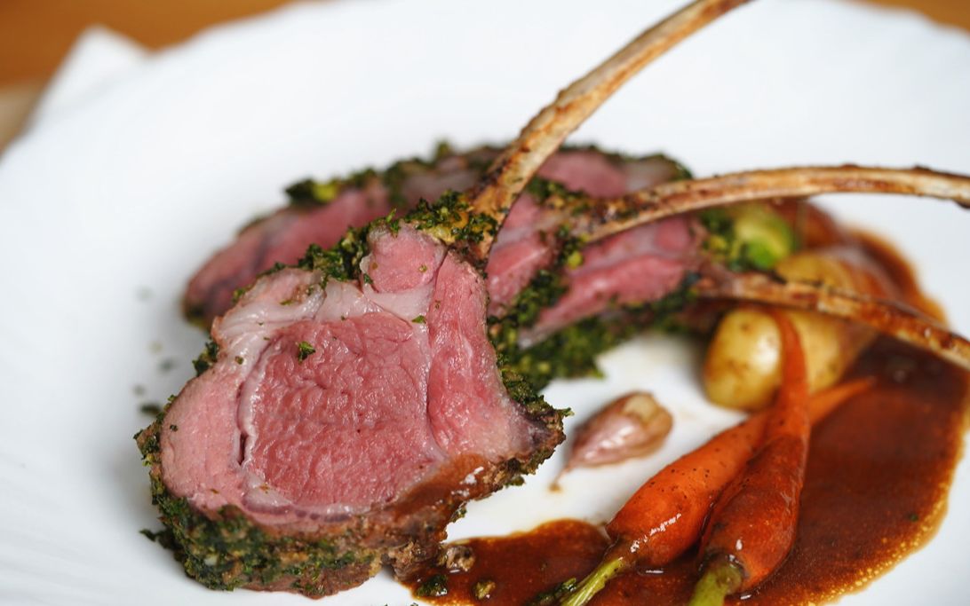 是裹着香草芝士的羊排!【法式香草羊排】