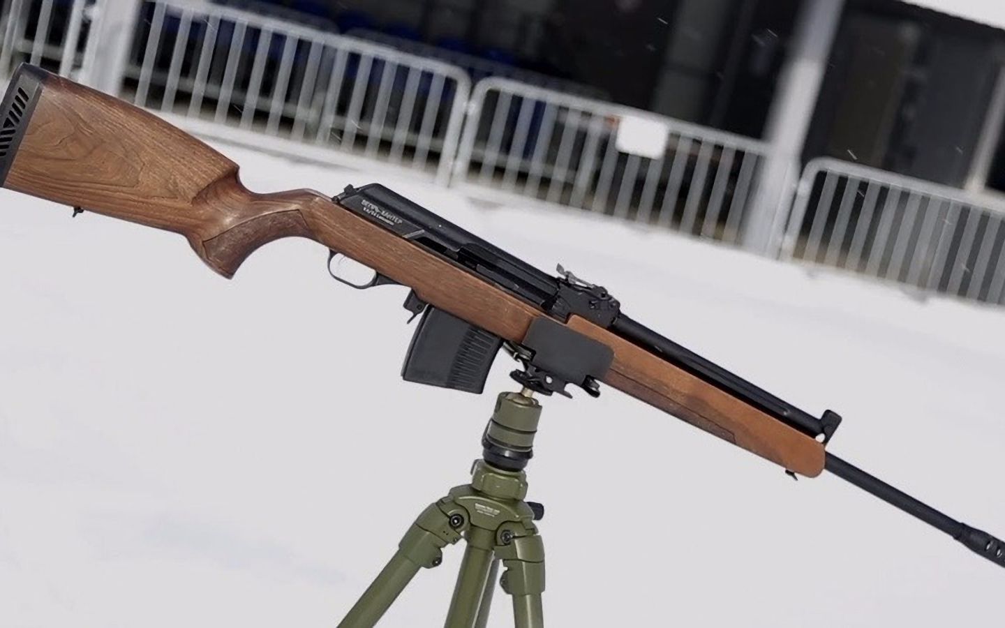 逃离塔科夫 神器 vepr hunter(vpo-101)