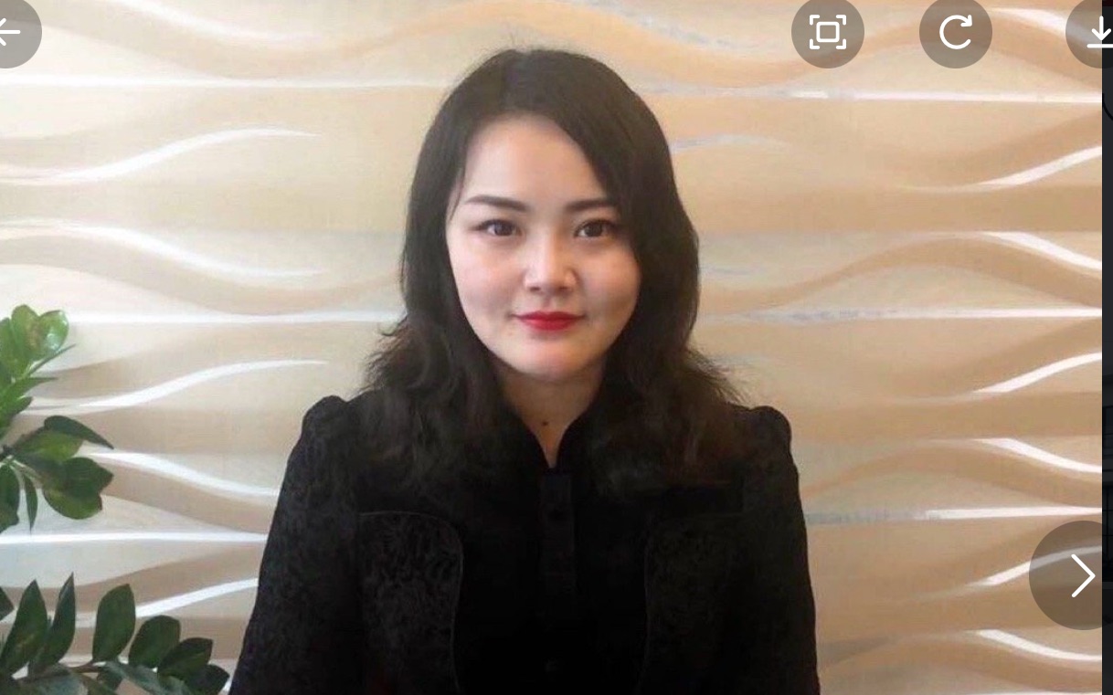 美玉学姐都得叫她声学姐,刘明明实力演绎姐就是女王,我会让你活着离开