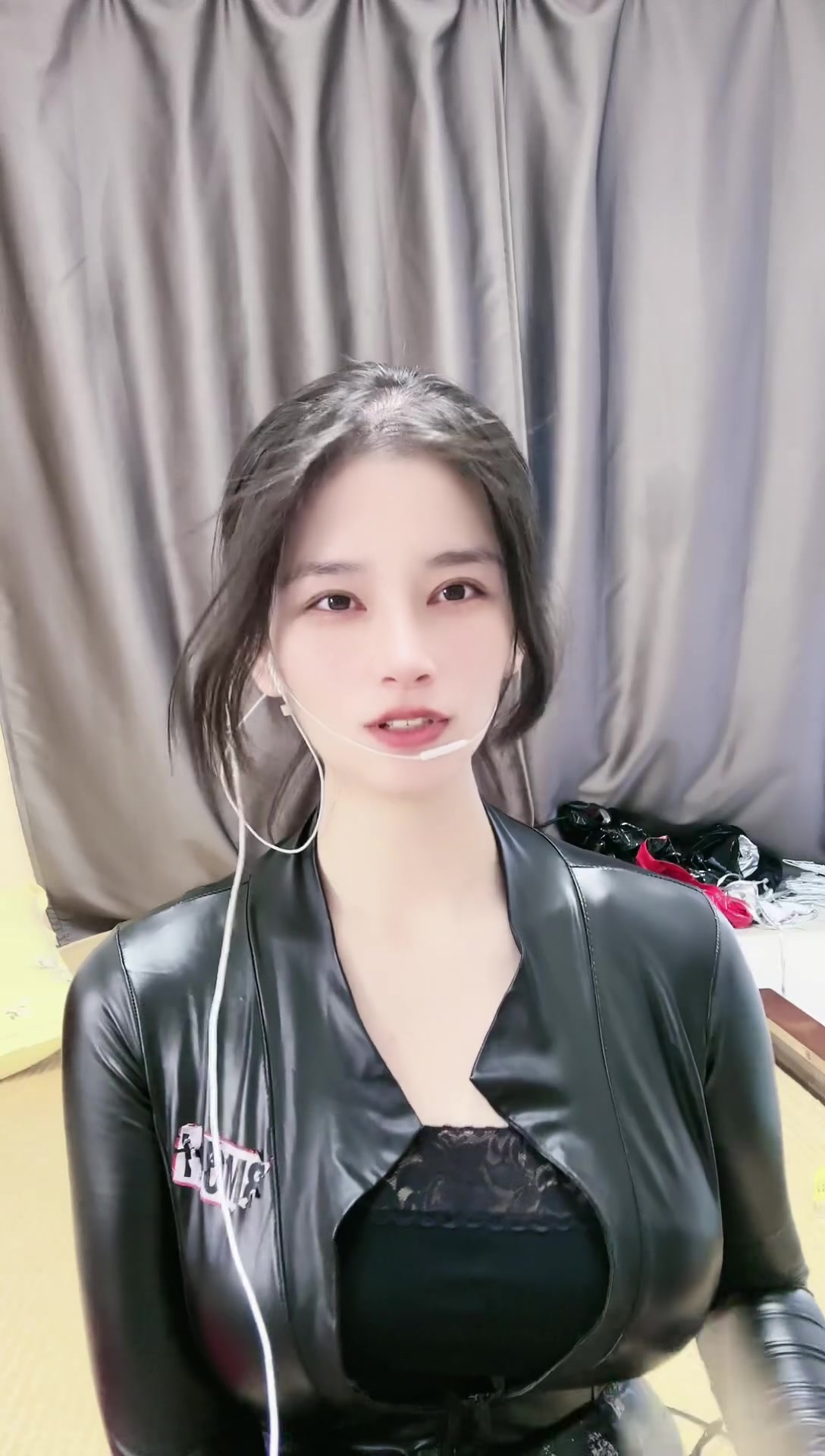 小冰98202407201016-我的很大你忍一下吧丿-默认收藏夹-哔哩哔哩