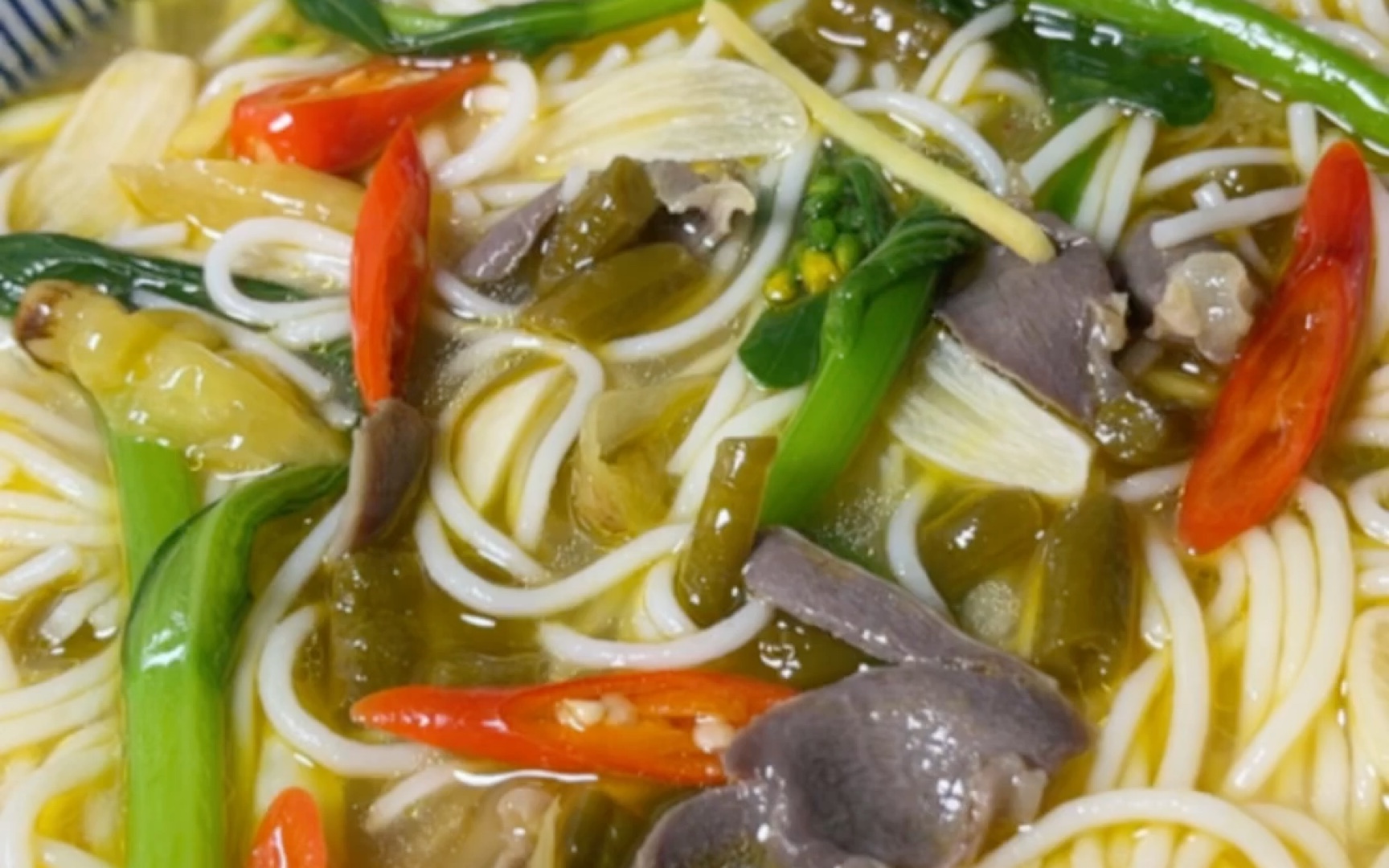 酸辣鸡杂粉,酸酸辣辣太好吃了,一碗不够吃❗️