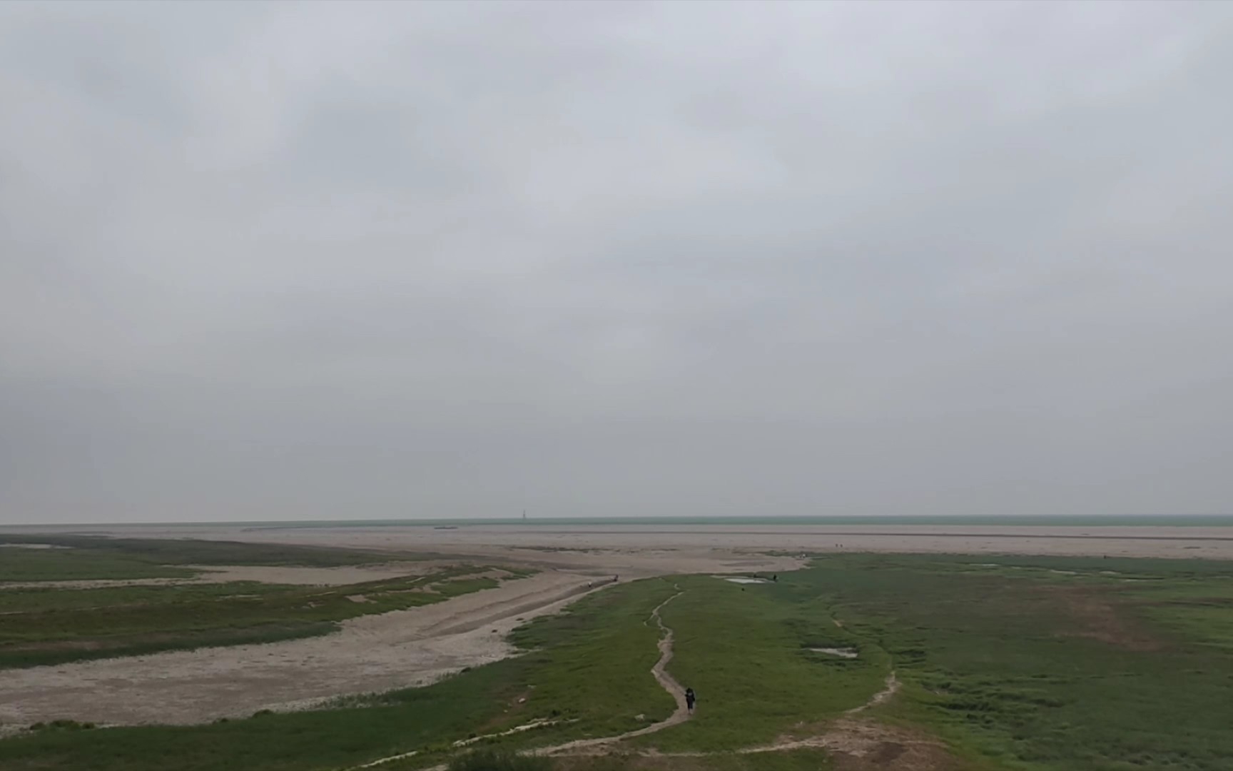 [图]太久没下雨，洞庭湖都干了不少。