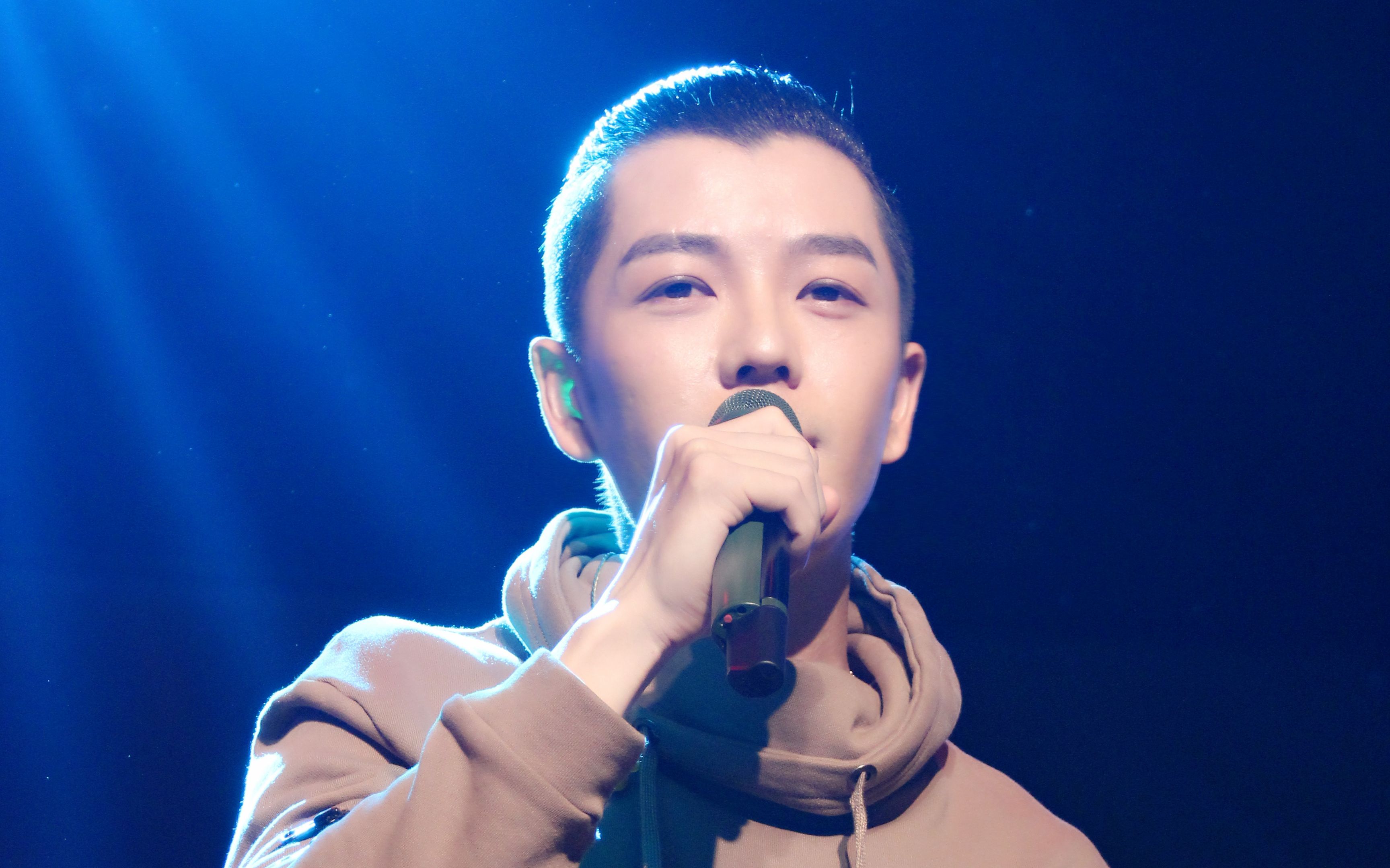 160924王栎鑫《最好的我们》北京互动演唱会——《当我不在你身边》